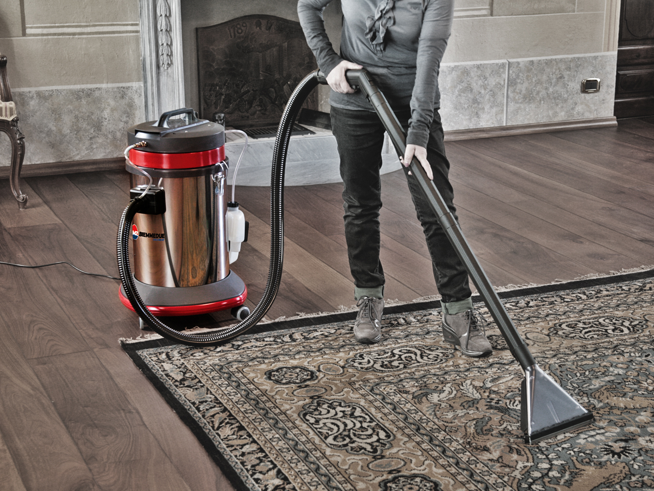 ASPIRAPOLVERE_ASPIRALIQUIDI_COMBINATI_CON_MACCHINA_A_INIEZIONE_ED_ESTRAZIONE_PER_AUTO_O_LIQUIDI_WET_&_DRY_VACUUM_CLEANERS_COMBINED_WITH_A_CARPET_OR_UPHOLSTERY_CLEANING_MACHINE_5